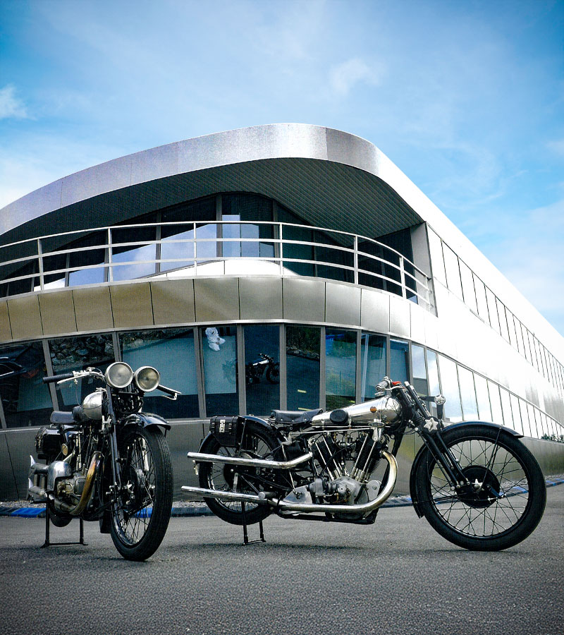 Brough Superior | ブラフシューペリア : ティエリー アンリエット。ジョージ ブラフの哲学を現代技術で再解釈し、伝説に新たな命を吹き込んだ革新のビルダー。