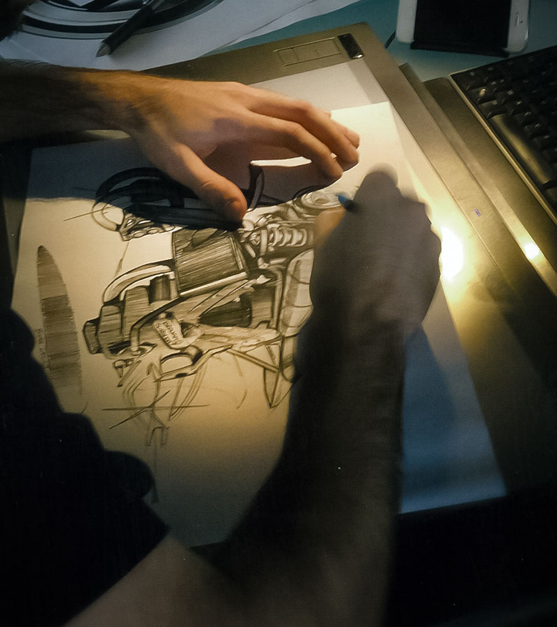 Brough Superior | ブラフシューペリア : ティエリー アンリエット。ジョージ ブラフの哲学を現代技術で再解釈し、伝説に新たな命を吹き込んだ革新のビルダー。