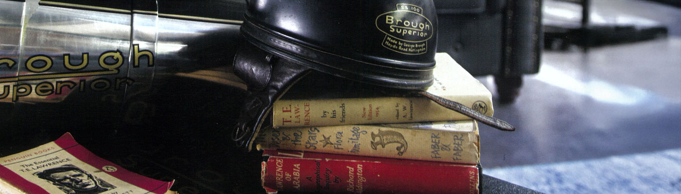 Brough Superior | ブラフシューペリア : 冒険家T.E.ロレンスの精神を受け継ぐ「ブラフシューペリア ロレンス」。188台限定で生み出された珠玉のモデルが、流麗な造形と卓越した性能を誇る。