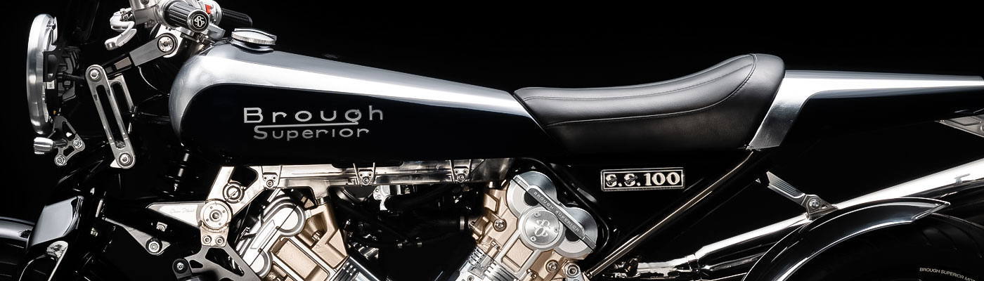 Brough Superior | ブラフシューペリア : アルティメット。100周年を記念して19台のみ製作された究極の象徴。伝統と革新が結晶したコレクターズアイテム。