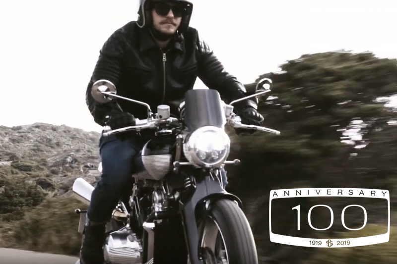 Brough Superior | ブラフシューペリア : アニバーサリー。ブランド創業100周年を記念して誕生した特別モデル。伝統美と最新技術が調和した記念碑的ヘリテージマシン。