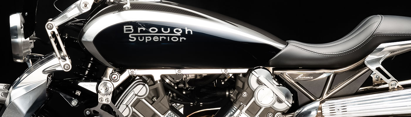 Brough Superior | ブラフシューペリア : アルティメット。100周年を記念して19台のみ製作された究極の象徴。伝統と革新が結晶したコレクターズアイテム。