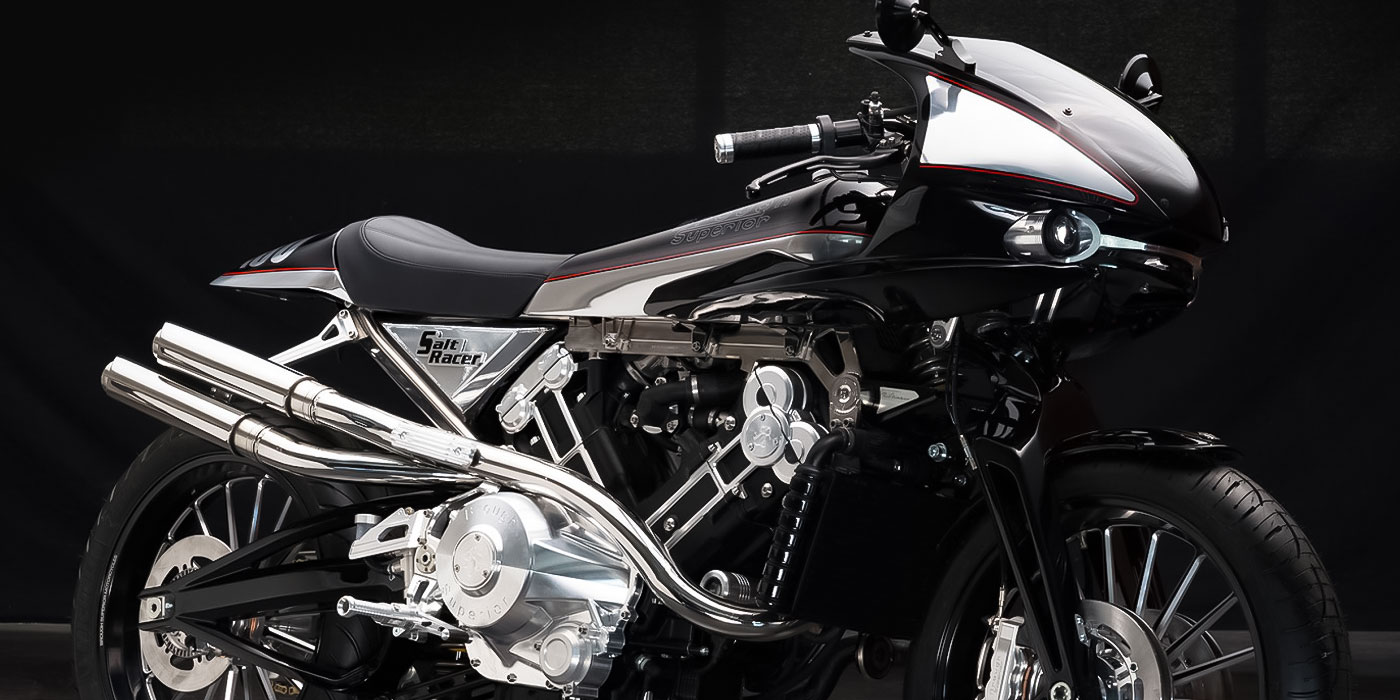 Brough Superior | ブラフシューペリア : S.S.100 ソルトレーサー。ボンネビル・ソルトフラッツのために生まれた空力特化型モデルであり、純粋なるスピード追求の結晶。