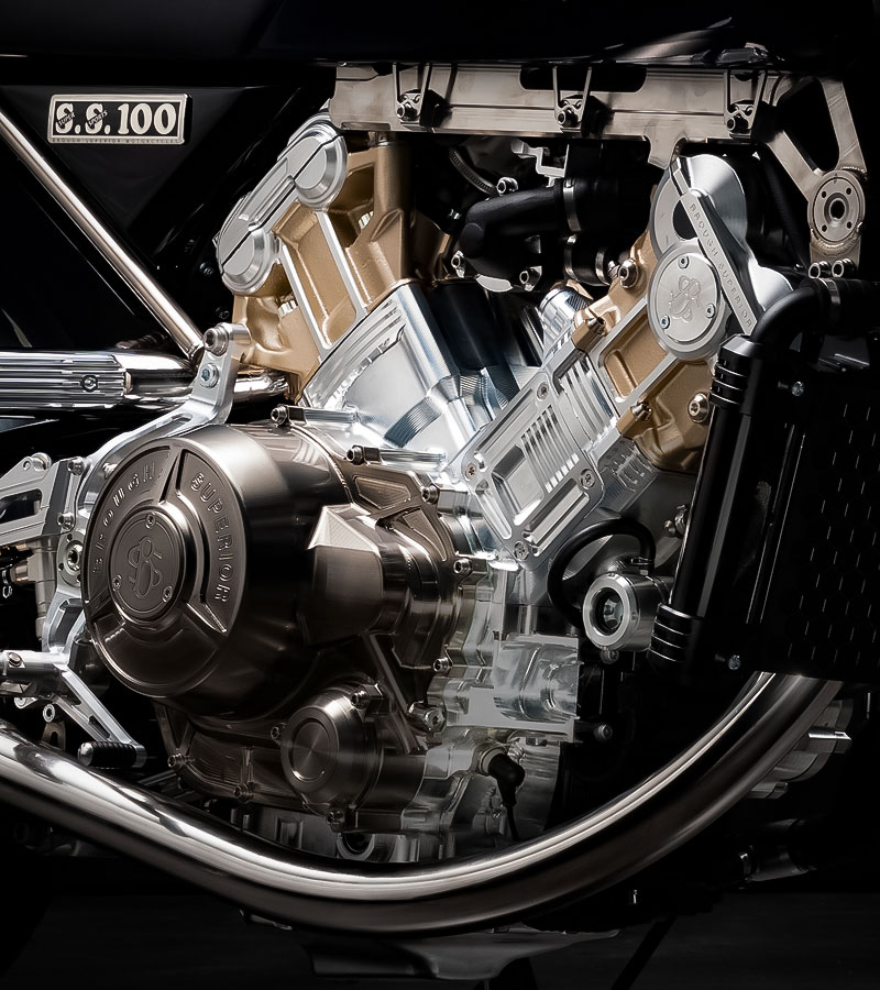 Brough Superior | ブラフシューペリア : アルティメット。100周年を記念して19台のみ製作された究極の象徴。伝統と革新が結晶したコレクターズアイテム。